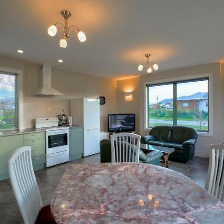 Cosy On Kingston Apartment Albert Town Екстериор снимка