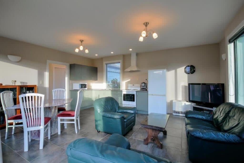 Cosy On Kingston Apartment Albert Town Екстериор снимка